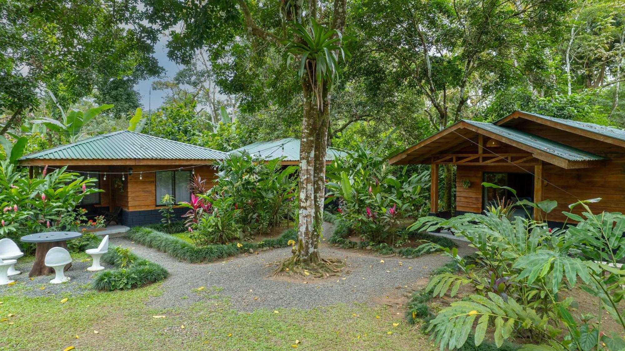 Eden Organic Farm & Bungalows La Fortuna Exterior photo