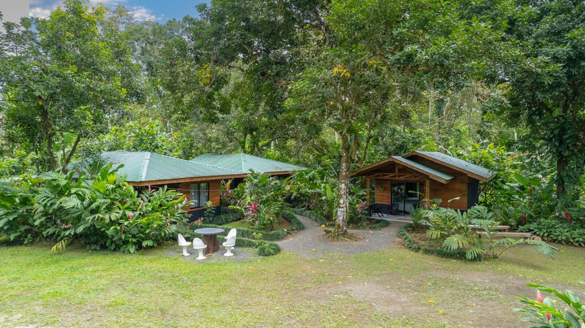 Eden Organic Farm & Bungalows La Fortuna Exterior photo