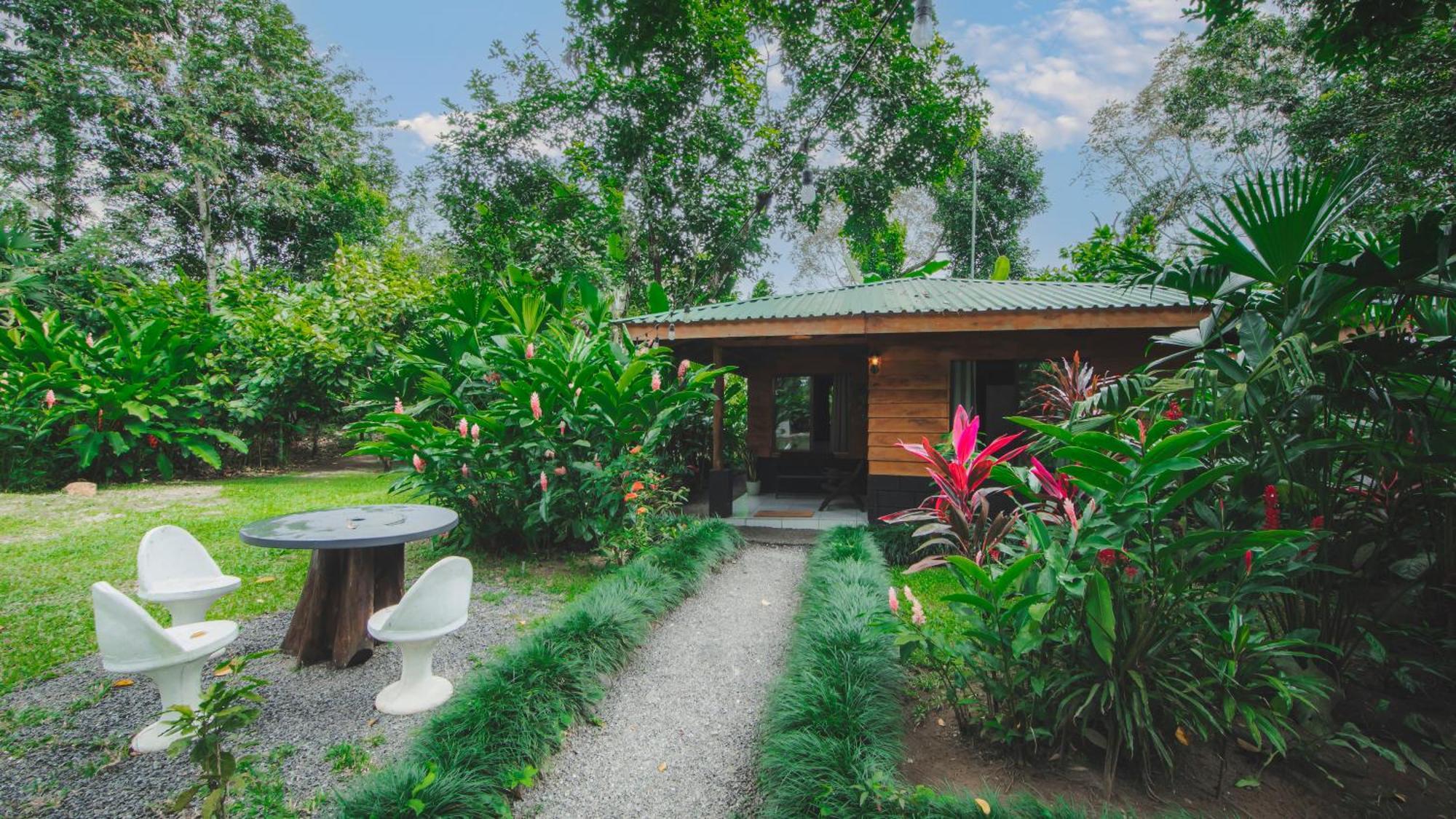 Eden Organic Farm & Bungalows La Fortuna Exterior photo